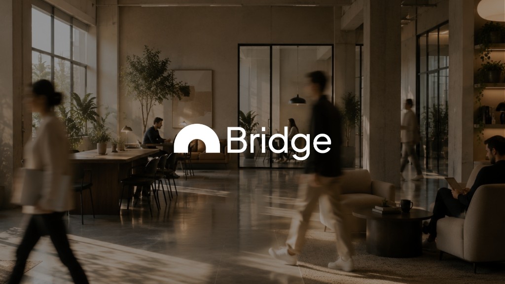 Captura de la página de inicio de Bridge (assigned as Simplora), herramienta de IA productividad y escritura